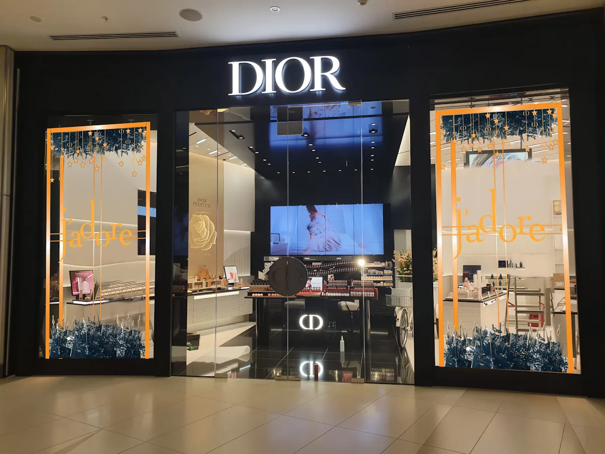 Acrylic cosmetics display stand