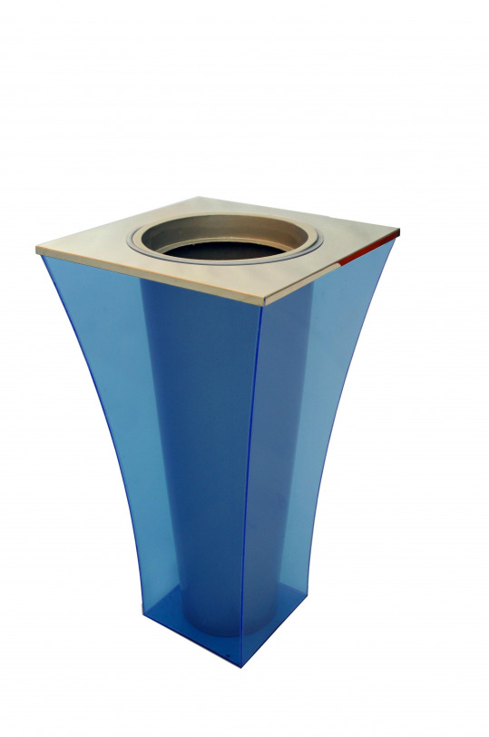 Cleaning scratches on Perspex acrylic retail display stands
